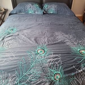 Elegant Peacock Feather Duvet Cover Set